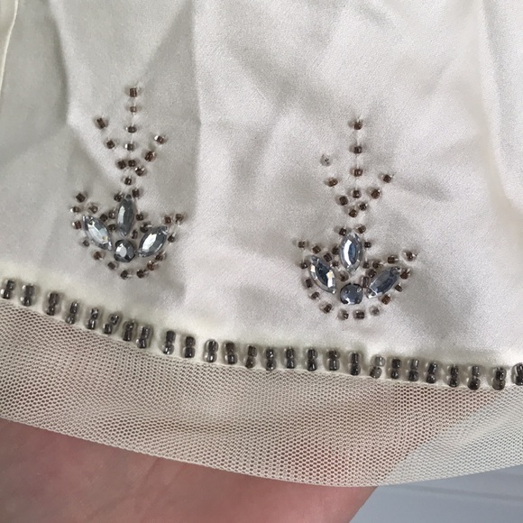 No tags No size cream satin like blouse - Picture 4 of 5